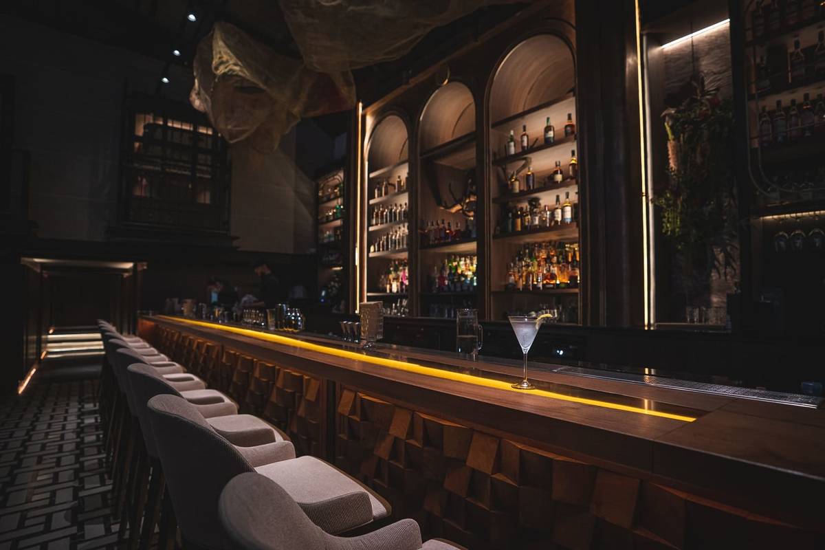 Bar