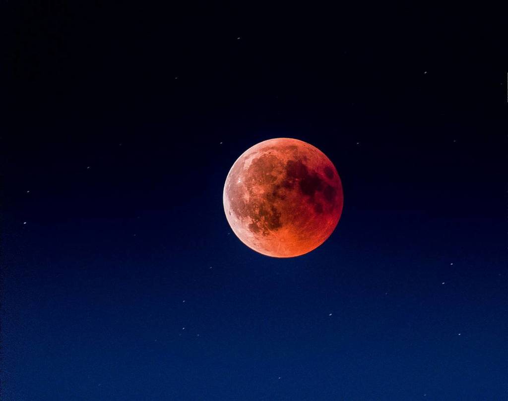 Totale Mondfinsternis über Wien: Beobachtet das Blutmond-Spektakel im September