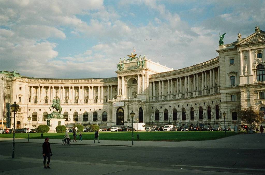the hofburg is open on the day of the monument