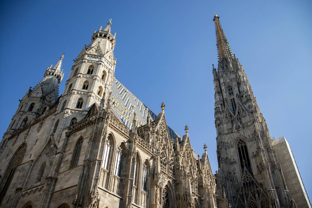 stephansdom aus der froschperspektive