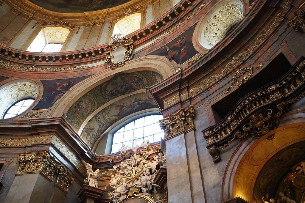 kuppel des prunksaals der nationalbibliothek