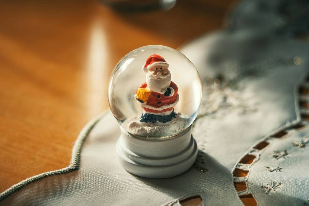 Santa Claus in snow globe, Viennese snow globe