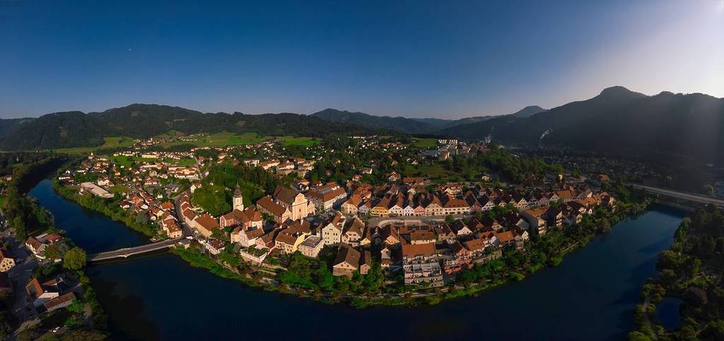 stiermark landschaft mit dorf, april