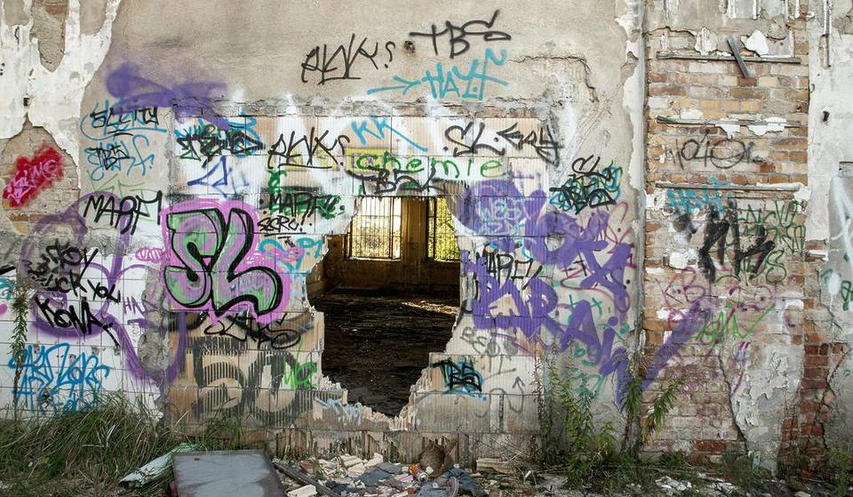 „Dark Academia“-Feeling: Nur 30 Minuten von Wien entfernt liegt eine der geheimnisvollsten gotischen Lost-Place-Ruinen der Region
