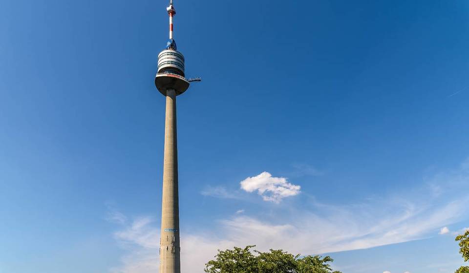 Es ist atemberaubend und aufregend zugleich: In Wien könnt ihr jetzt die höchste Rutsche Europas erleben und euch spiralförmig 165 Meter in die Tiefe stürzen