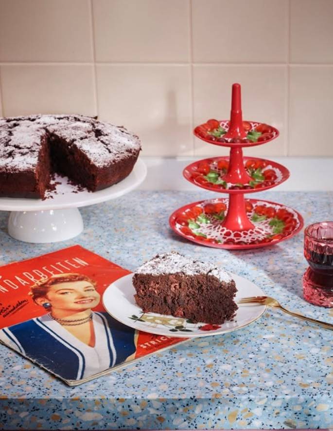 Leckerer Kirschkuchen im Café Vollpension