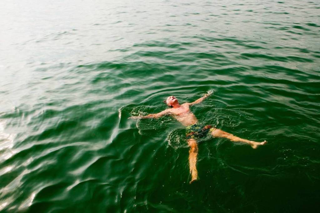 Escape the heat wave just 50 minutes from Vienna: Discover the region’s largest beach resort with two kilometers of shoreline for the perfect way to cool off and enjoy swimming this summer