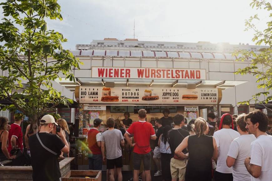 Der Wiener Würstelstand in der Pfeilgasse
