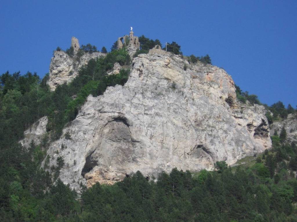 The Türkensturz rock formation in Seebenstein Nature Park