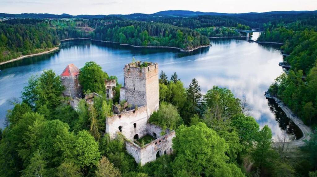 Die Burgruine Lichtenfels im Waldviertel