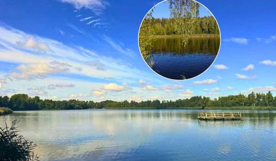 Entdecke nur 90 Minuten von Wien diese kühle Oase in diesem ehemaligen Tagebau, der heute ein geheimer klarer Badesee ist mit türkisenem Wasser und Wasserski