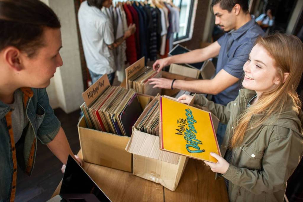 Just 15 minutes from Vienna’s city center: Don’t miss this vintage vinyl and CD fair—featuring 100 exhibitors, tens of thousands of records and CDs, and countless bargains—held on just four dates this year.