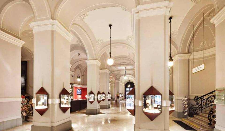 Mitten in der Innenstadt Wiens zu größtem Auktionshaus im deutschsprachigen Raum: Entdecke dieses über 300 Jahre alte Palais mit 700 Kunst-Events jährlich und seinen kaiserlichen Wurzeln