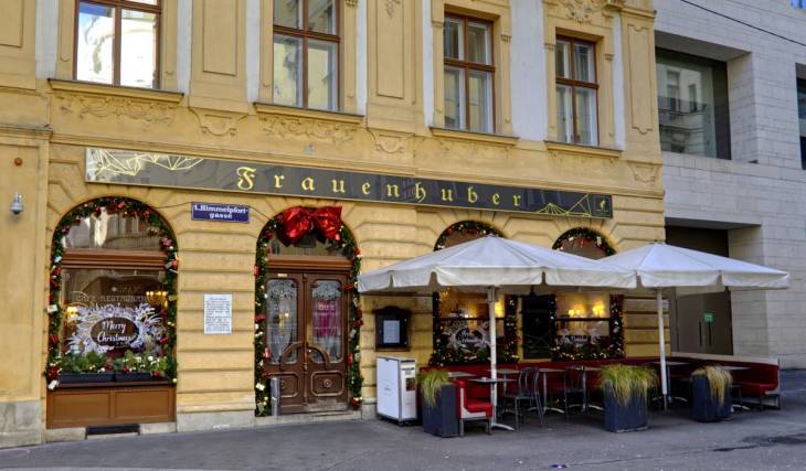 The oldest coffeehouse in the heart of Vienna: Mozart and Beethoven themselves once performed in this historic venue, and that is precisely what makes this place unique