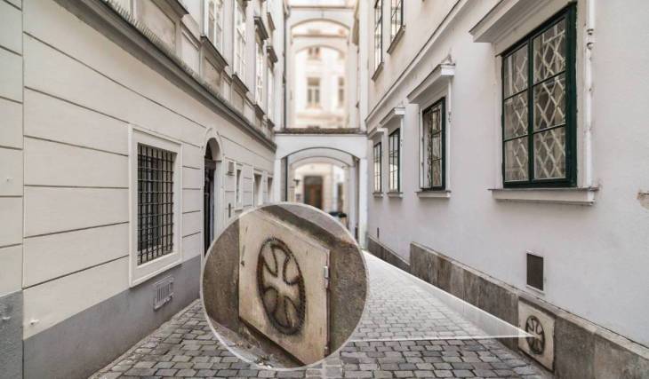Hidden behind St. Stephen’s Cathedral, this alley—just under 115 meters long—invites you on a bloody journey through time with its local Knights Templar history and romantic arcades