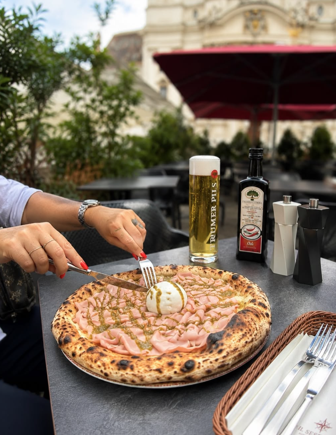 Probiert unbedingt die Pizzen im Il Sestante in Wien