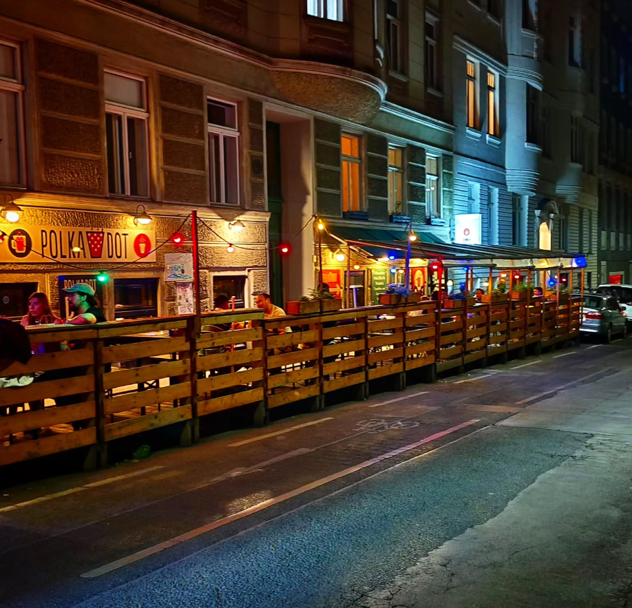 Das Polkadot ist eine sehr beliebte Studentenbar