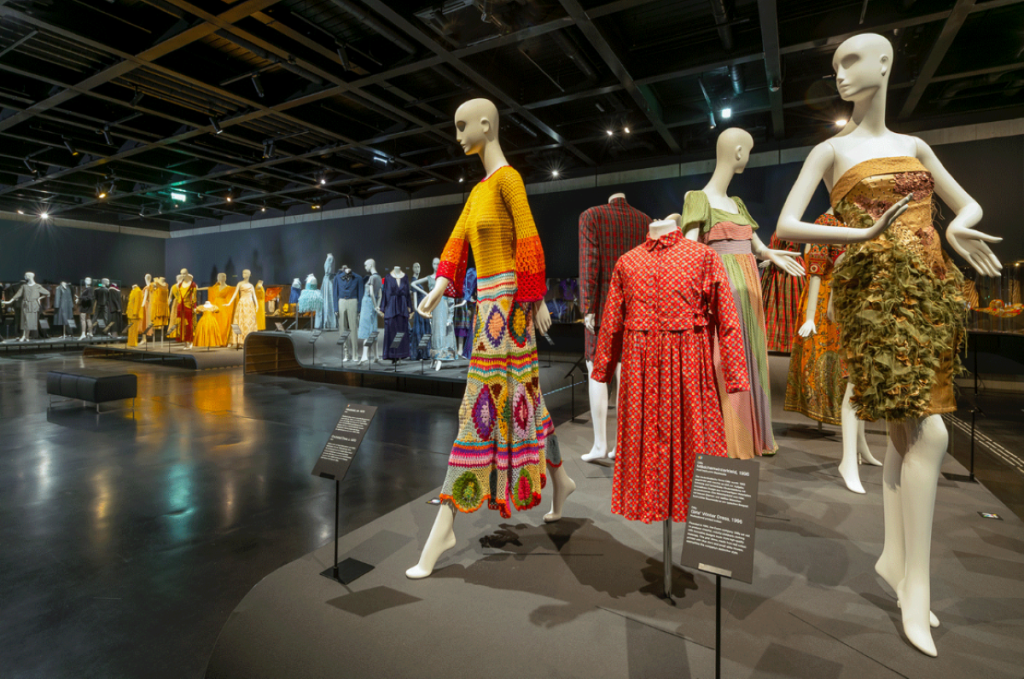 The “Farbenspiel” exhibition is currently on view at the Wien Museum