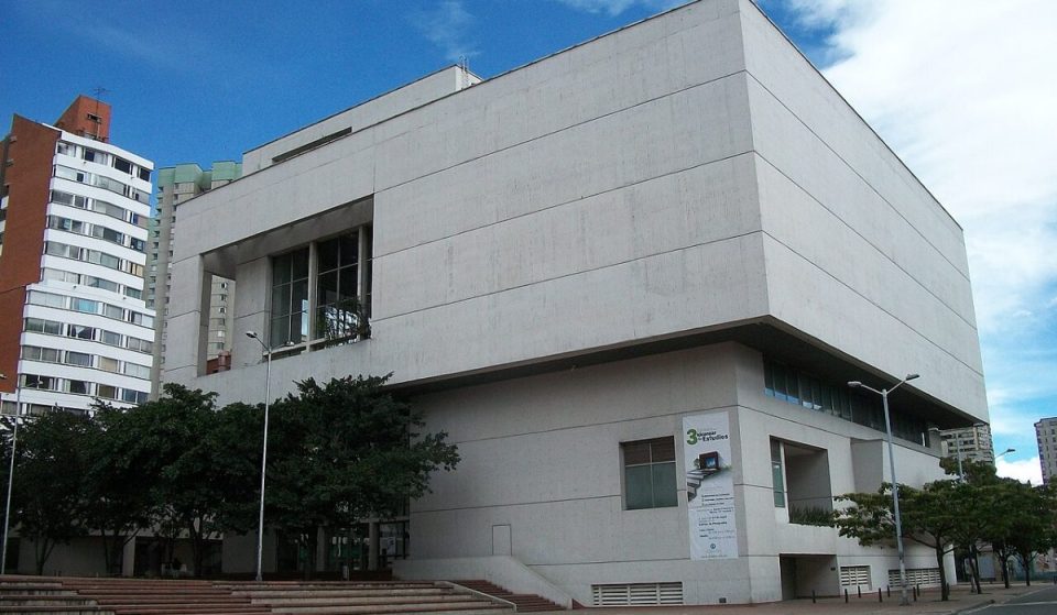 Mucho menos conocido que el Teatro Colón, este auditorio de Bogotá tiene un techo con «nubes» de vidrio que cambian el sonido y ofrece conciertos desde $30.000